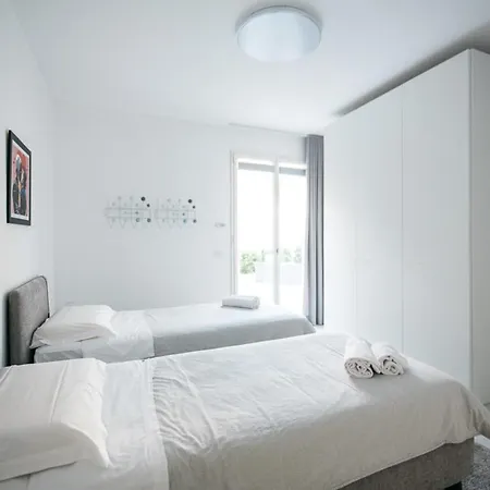 公寓 Art By Holidays